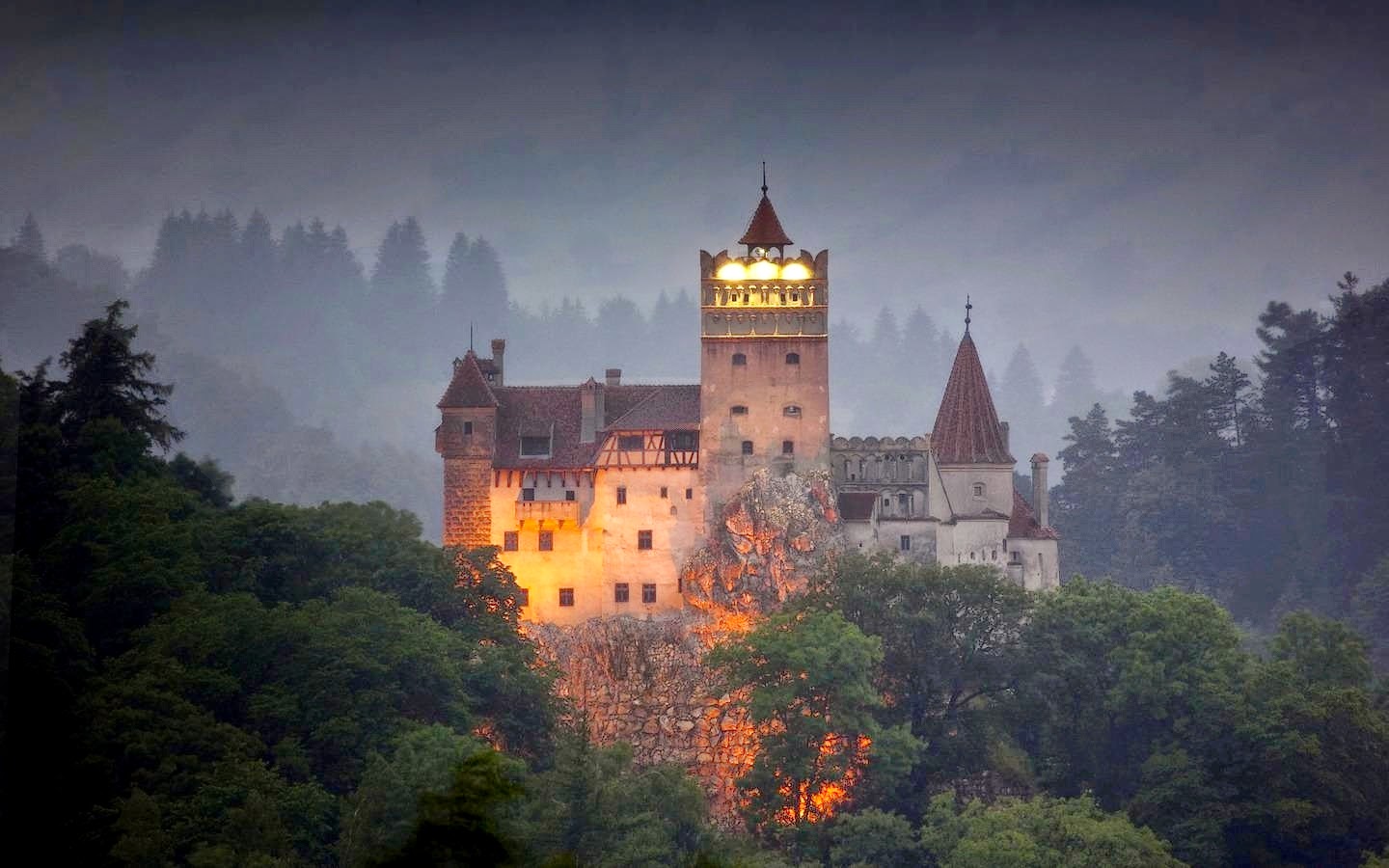 Drakulos pilis turi ypatingą magišką dvasią